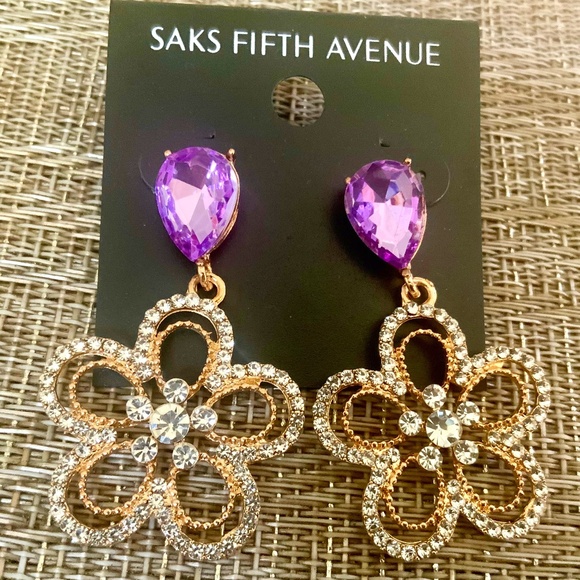 Saks Fifth Avenue EARRINGS🩷NEW Crystal Flower SPARKLING DANGLE DROP PIERCED - Picture 1 of 7